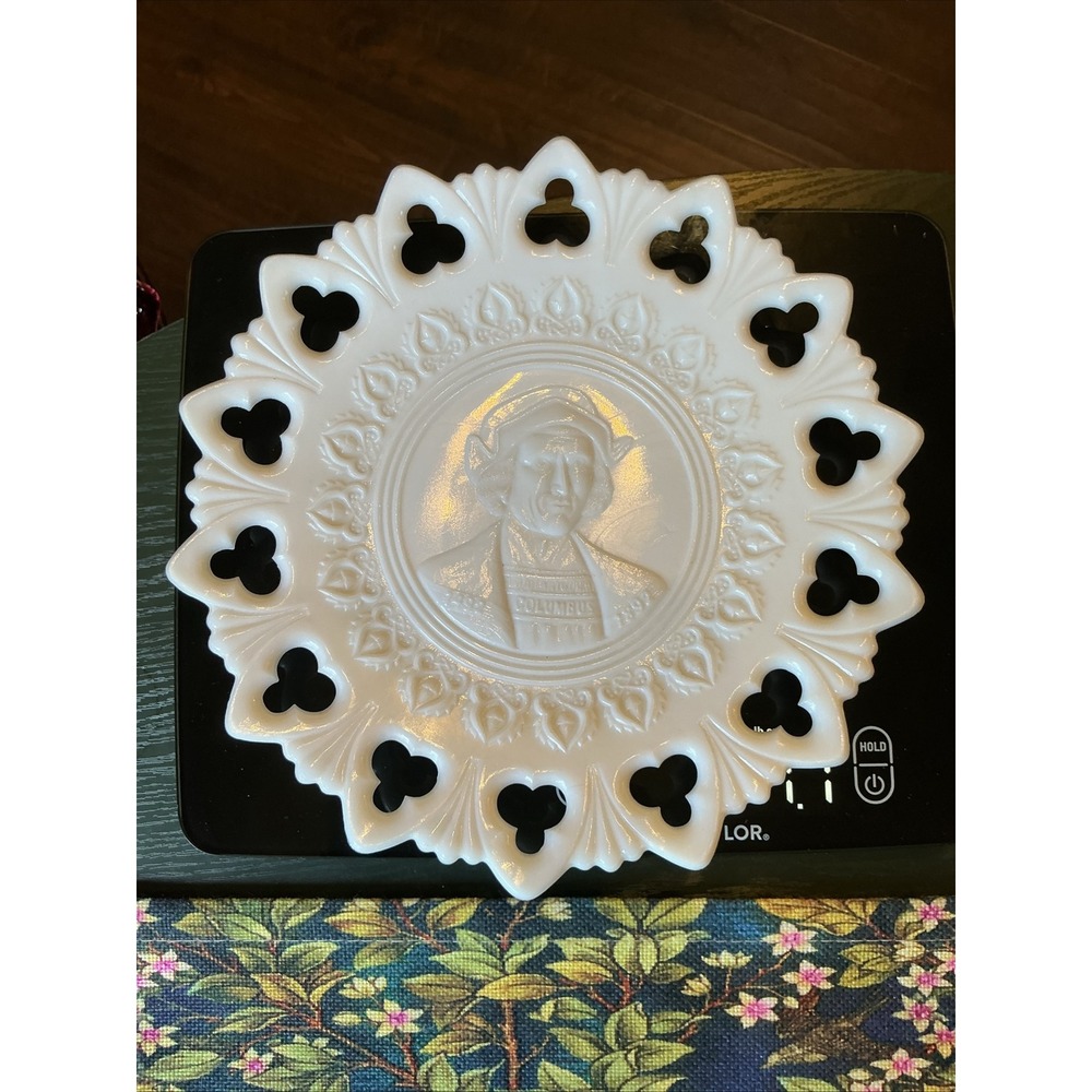 Antique 9.5" Milk Glass Christopher Columbus 1492-1892 World's Fair Plate Club